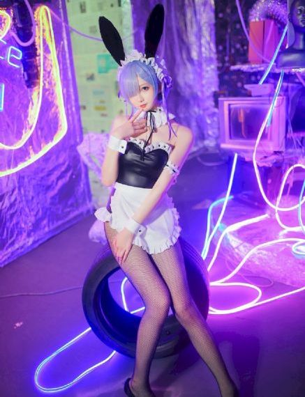 欲求不満の人妻松下纱荣子